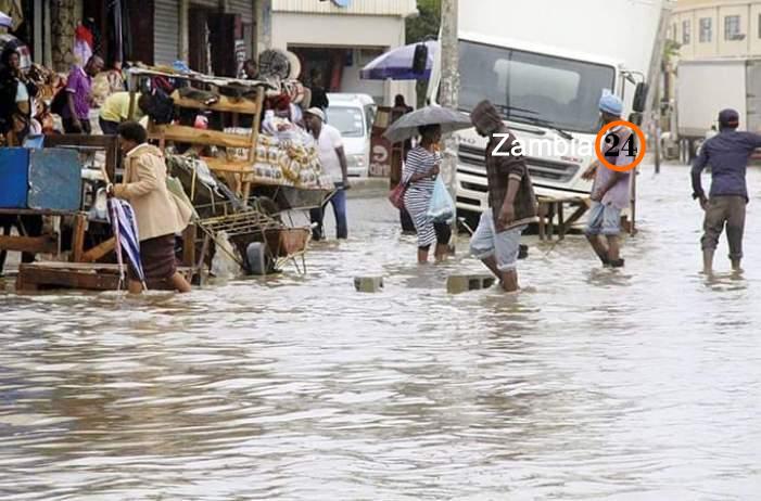 OVER 100 KANYAMA FAMILIES ABANDON HOUSES DUE TO FLOODING | Zambia 24 ...