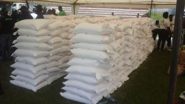 ecl-donates-mealie-meal