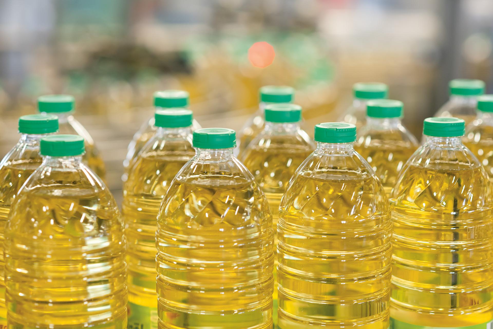 Devaluation Of Kwacha Pushing Cost Of Cooking Oil Up | Zambia 24 ...