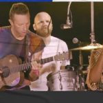 esther-chungu-performs-with-coldplay
