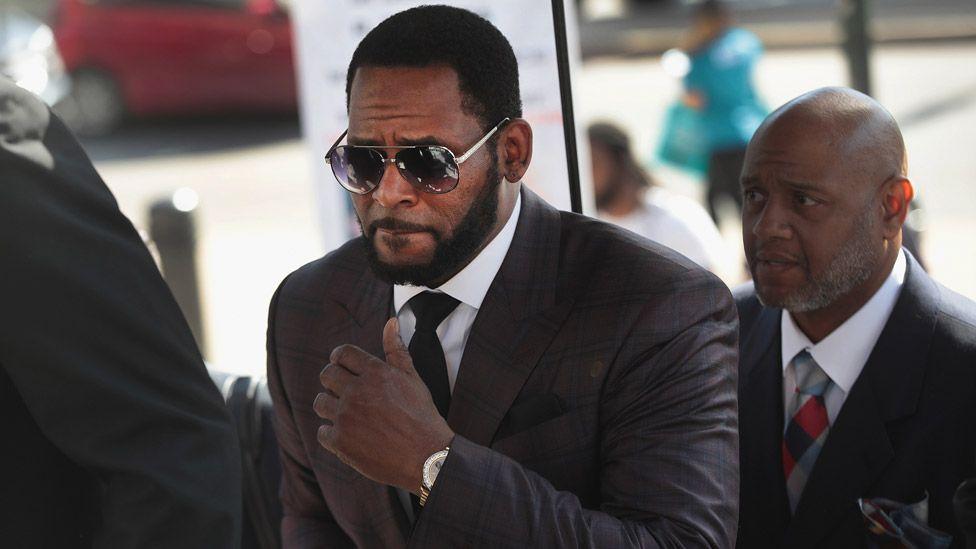R. Kelly arriving at a court hearing in 2019