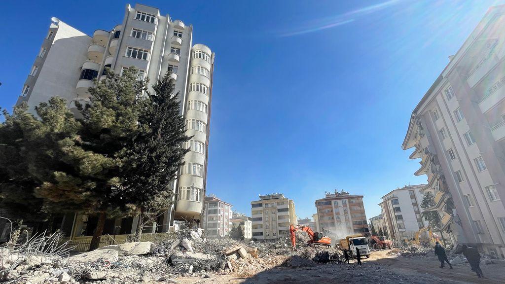 The remains of the Ay?e Mehmet Polat apartments in Gaziantep
